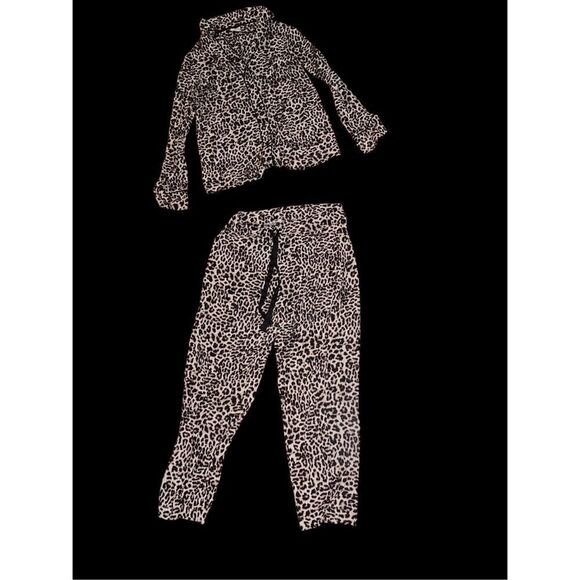 BEAUTIFUL WOMEN COOL NIGHTS Notch Collar Long Sleeve PJ top XS and bottom small - Picture 3 of 7